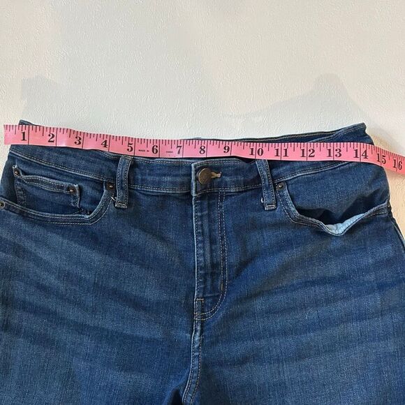 Calvin Klein Jeans Denim Cuffed Shorts Women’s Size 8 - Picture 7 of 7
